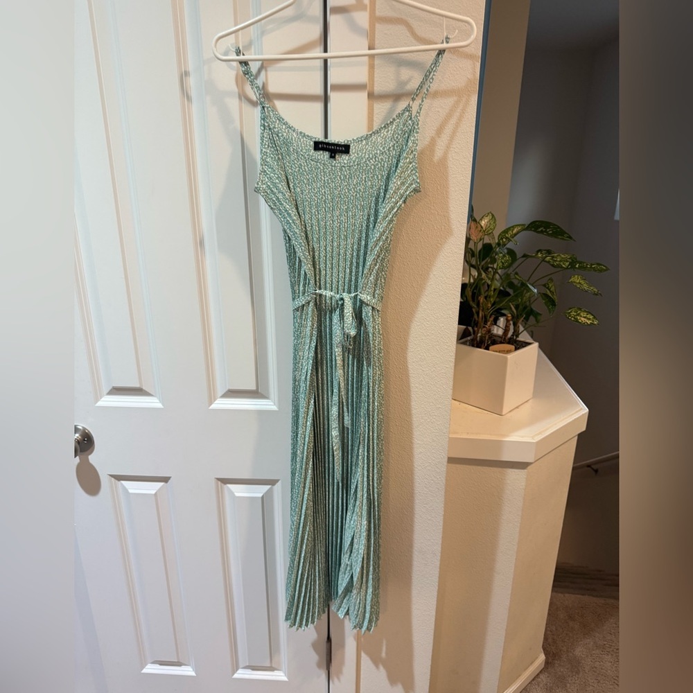 Gibsonlook Mint Green Pleated Maxi Dress
